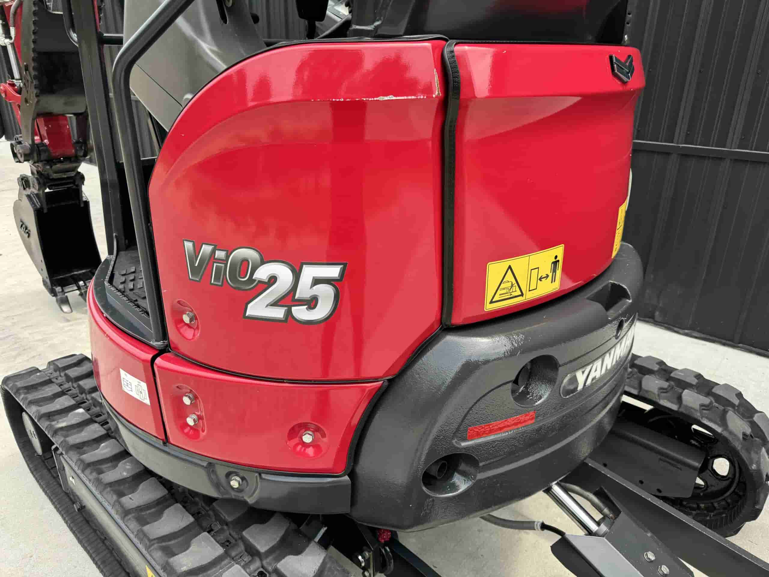 2022 YANMAR VIO25
